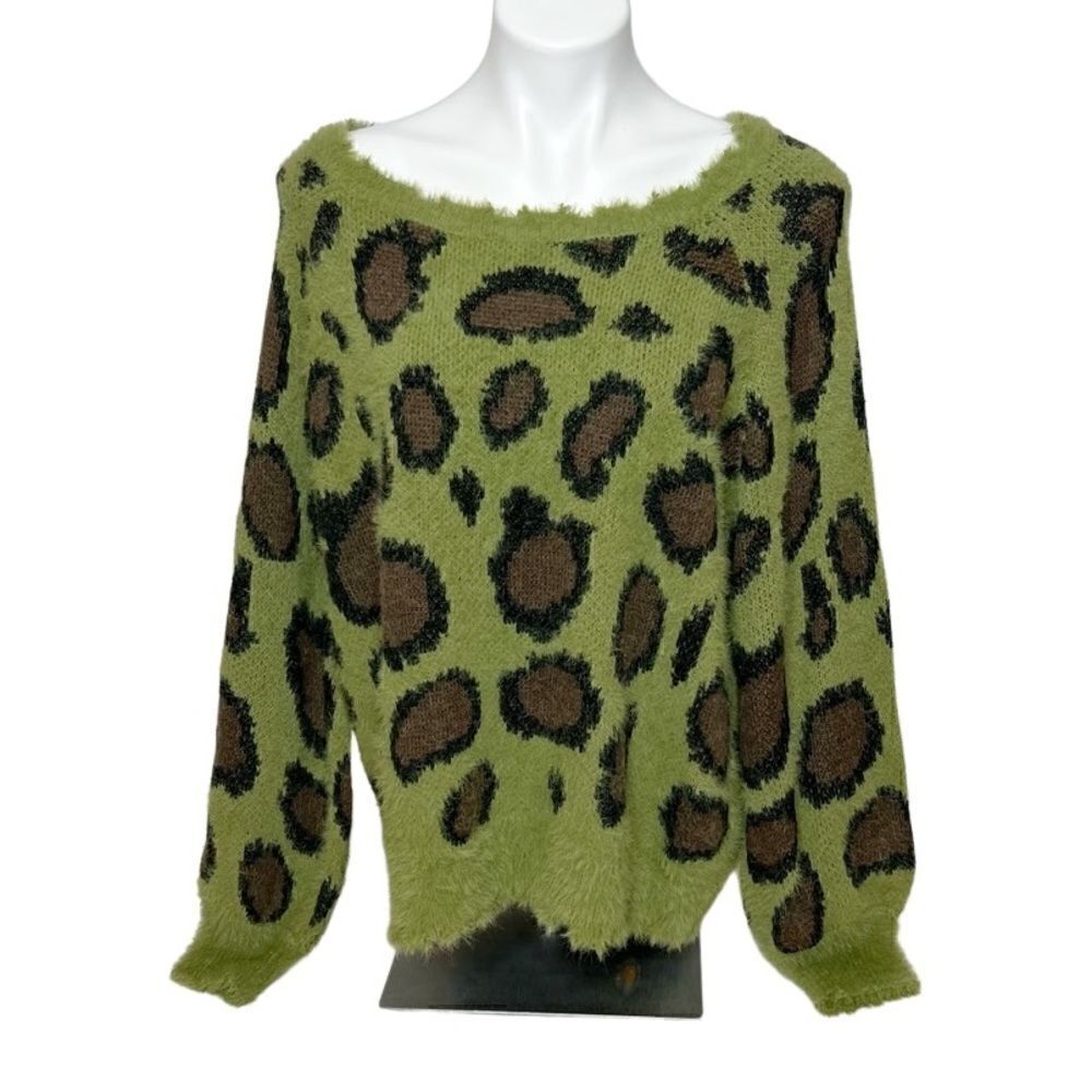 Umgee green and brown leopard print fuzzy crew neck sweater size M